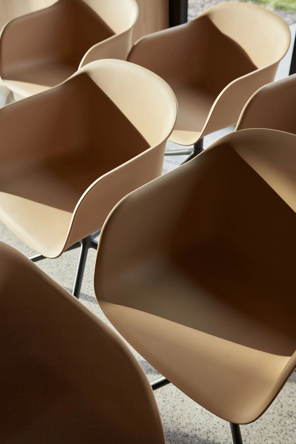 16639 En Fiber Armchair Swivel Ochre Black Muuto Org